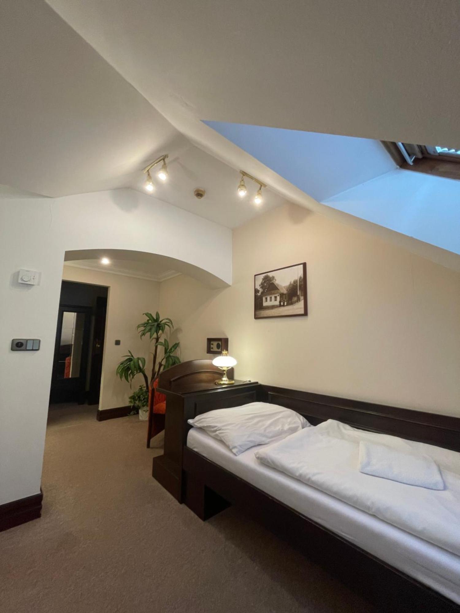 Hotel Bravo Ceska Trebova Luaran gambar