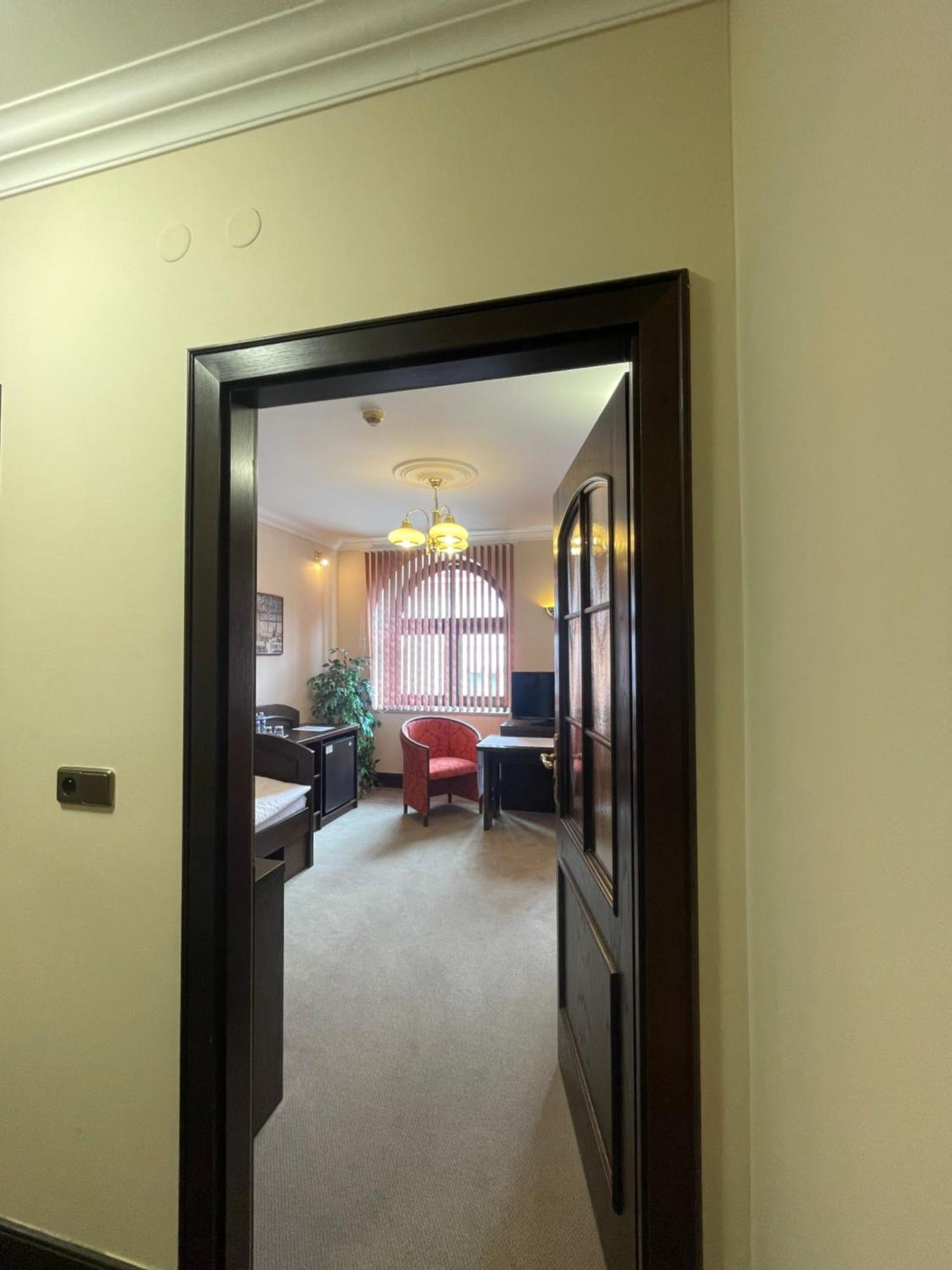 Hotel Bravo Ceska Trebova Luaran gambar