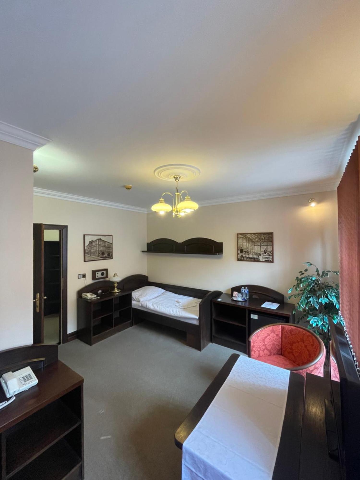 Hotel Bravo Ceska Trebova Luaran gambar
