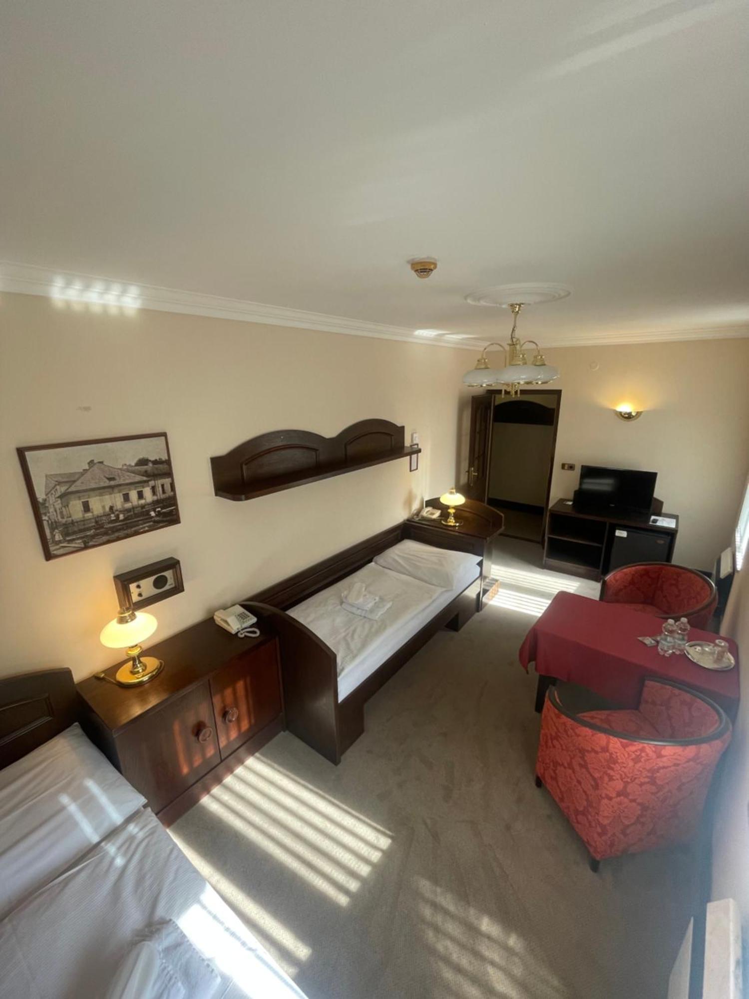 Hotel Bravo Ceska Trebova Luaran gambar