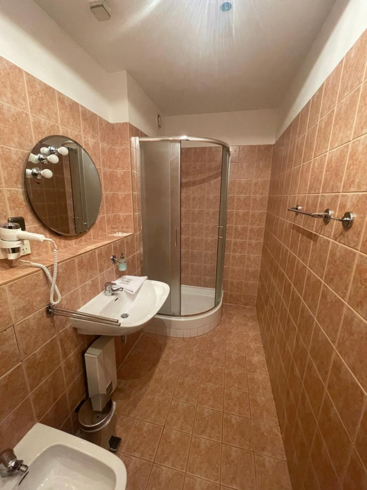 Hotel Bravo Ceska Trebova Luaran gambar